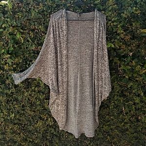 ☕📒FOREVER 21 Long Grey Shawl📒☕